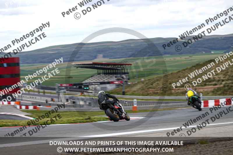 cadwell no limits trackday;cadwell park;cadwell park photographs;cadwell trackday photographs;enduro digital images;event digital images;eventdigitalimages;navarra;no limits trackdays;peter wileman photography;racing digital images;trackday digital images;trackday photos